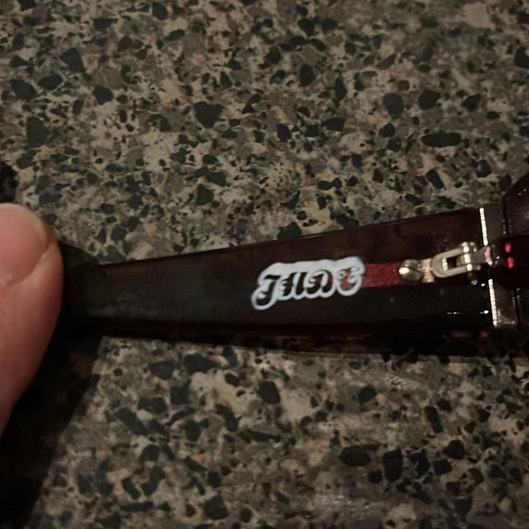 NWOT Rose coloured sunglasses - Picture 5 of 6